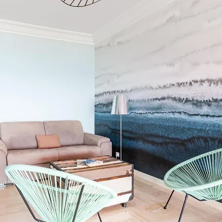 De La By Interhome * Villeneuve-Loubet